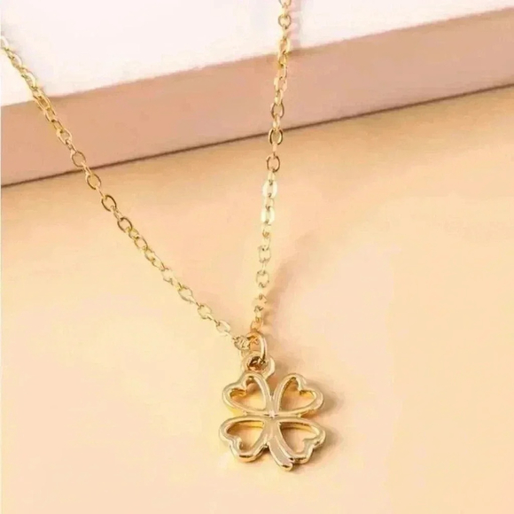 ⚠️Clearance Lucky Clover Charm Necklace Yellow Gold - Picture 3 of 5